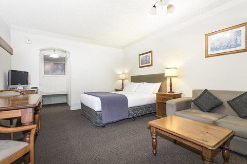 Hotel Bruce County - Schoolies Week Accommodation 1