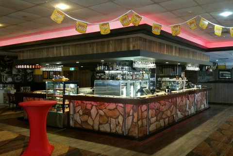Isa Hotel - Schoolies Week Accommodation 3