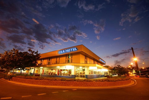Isa Hotel - Schoolies Week Accommodation 0