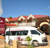 Isla House PA - Schoolies Week Accommodation
