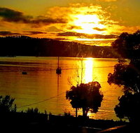 Islandview Beachhouse - 60m down driveway to Beach Dover Tasmania - Schoolies Week Accommodation