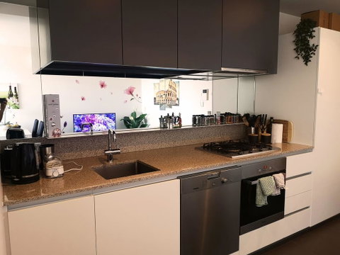 Italian Style Apartment - Schoolies Week Accommodation 3