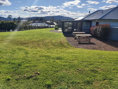 Jasmine Lodge - Schoolies Week Accommodation 1