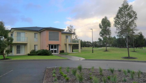 Jewel In The Crowne - Schoolies Week Accommodation 1