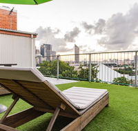 Joe's Place Backpackers - Schoolies Week Accommodation