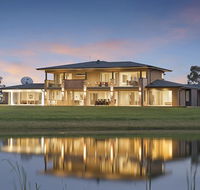 Jolong Park Club House - Schoolies Week Accommodation
