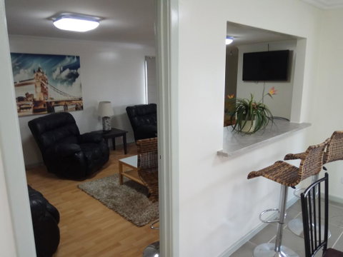 Joy On Joyce - Schoolies Week Accommodation 2