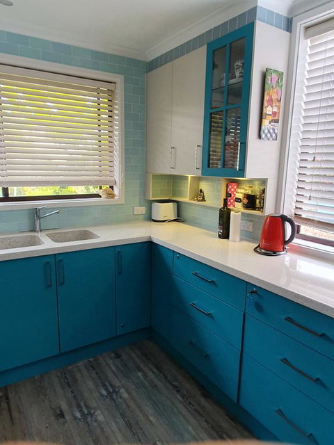 JUST-4-YOU! Amazing Sea Views, WIFI, Fullly Air-conditioned, King Bed - Schoolies Week Accommodation 2