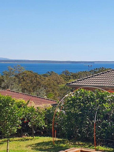JUST-4-YOU! Amazing Sea Views, WIFI, Fullly Air-conditioned, King Bed - Schoolies Week Accommodation 1
