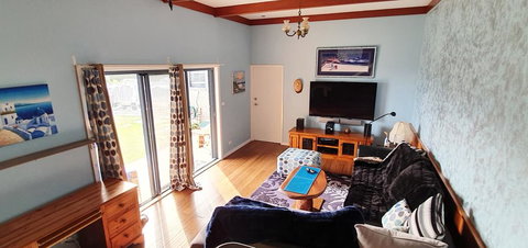 JUST-4-YOU! Amazing Sea Views, WIFI, Fullly Air-conditioned, King Bed - Schoolies Week Accommodation 0