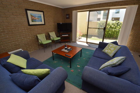 Kanandah 1 - Schoolies Week Accommodation 1