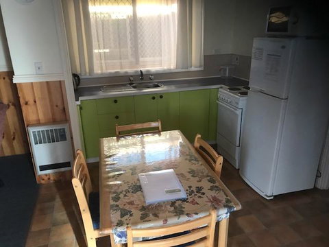 Kellraine Holiday Units - Schoolies Week Accommodation 0