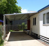 Kenny's Cabin - Schoolies Week Accommodation