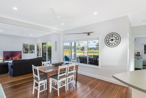 Kesla Beach House - Schoolies Week Accommodation 0