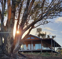 Kestrel Nest EcoHut - Schoolies Week Accommodation