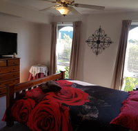 Kings Cottage - Schoolies Week Accommodation