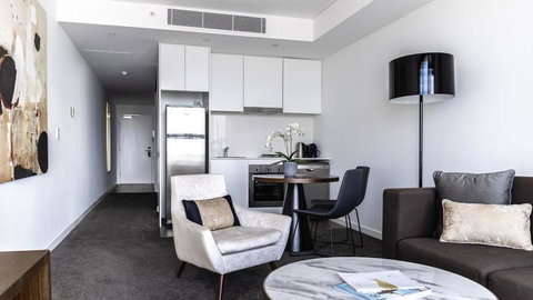 KOZYGURU Chatswood Luxury Studio NCH088 - Schoolies Week Accommodation 2