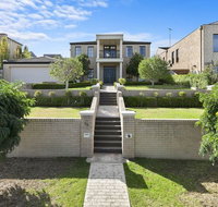 Kyeema Executive 50 - Schoolies Week Accommodation