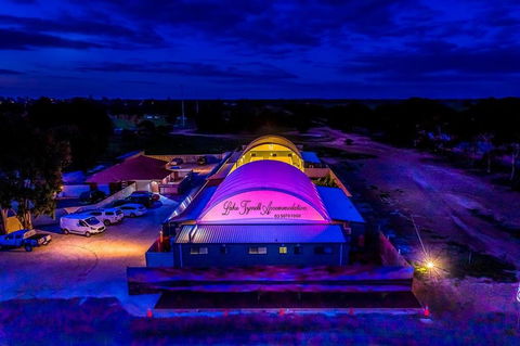 Lake Tyrrell Accommodation LTA - Schoolies Week Accommodation 0