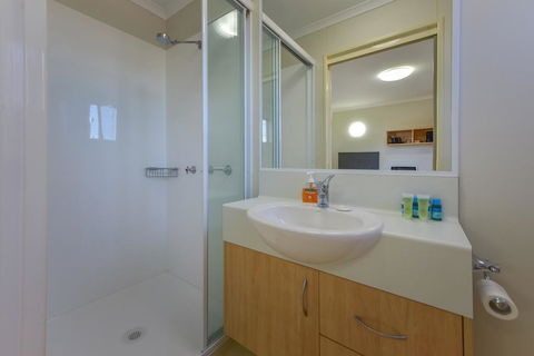 Lake Tyrrell Accommodation LTA - Schoolies Week Accommodation 2