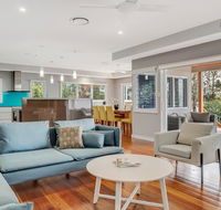LAKEFRONT and SUNSET HAVEN - Schoolies Week Accommodation