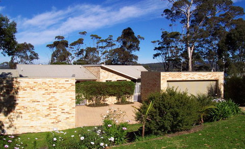 LAKESIDE2 - Schoolies Week Accommodation 0