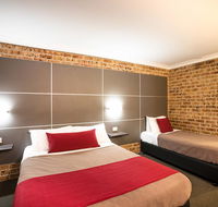 Lakeview Hotel Motel - Schoolies Week Accommodation