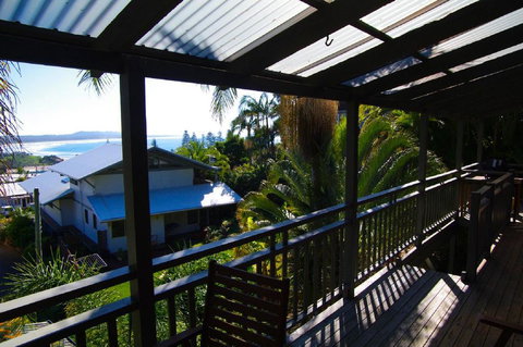 LaMaison De Shines, 13 Dulconghi Street - Schoolies Week Accommodation 2