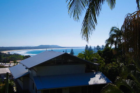 LaMaison De Shines, 13 Dulconghi Street - Schoolies Week Accommodation 0