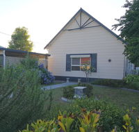 Large 6-Bedroom House with Wifi  Netflix Close to Singleton CBD Hunter Valley - Schoolies Week Accommodation