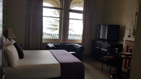 Largs Pier Hotel - Schoolies Week Accommodation 2