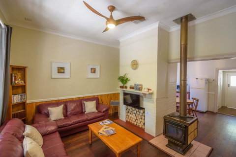 Lewana Cottages - Schoolies Week Accommodation 2