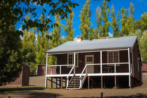 Lewana Cottages - Schoolies Week Accommodation 0