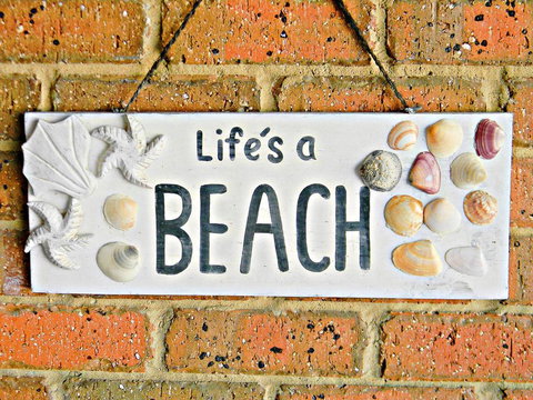 LIFE'S A BEACH - Schoolies Week Accommodation 2