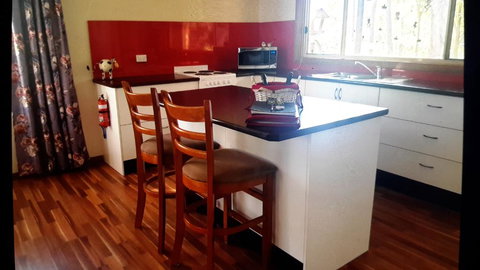 Lucky Mountain Cottage - Schoolies Week Accommodation 2