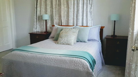 Lucky Mountain Cottage - Schoolies Week Accommodation 3