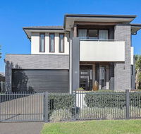 Luxury Brand New Home - Schoolies Week Accommodation