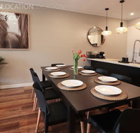 LUXURY Davcorp Executive Rentals - Free Wifi Wine Netflix and Parking in Brompton - Schoolies Week Accommodation