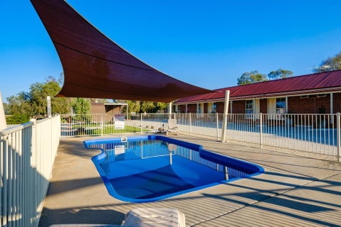 Lydoun Motel - Schoolies Week Accommodation 0
