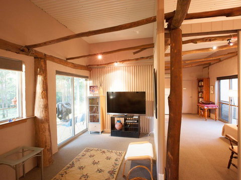 Lyrebird Studio Hideaway In The Watagans - Be At One With Nature - Schoolies Week Accommodation 1