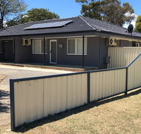 Maddington House Unit B - Schoolies Week Accommodation
