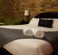 Magdala Motor Lodge  Lakeside Restaurant - Schoolies Week Accommodation