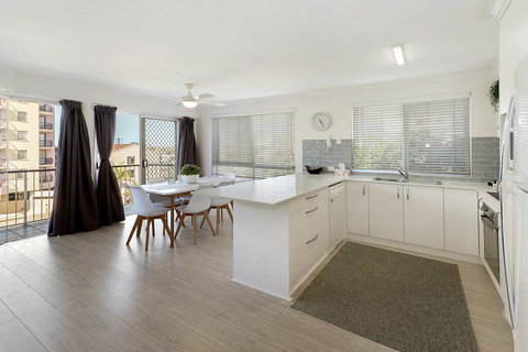 MAINSAIL8- MOOLOOLABA BEACH - Schoolies Week Accommodation 2