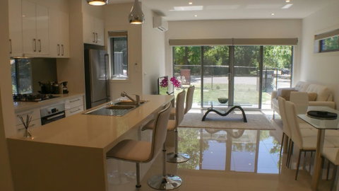 Maison Executive - Schoolies Week Accommodation 1