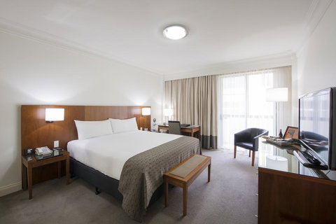 Majestic Roof Garden Hotel - Schoolies Week Accommodation 0