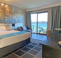 Mariners on the Waterfront - Schoolies Week Accommodation