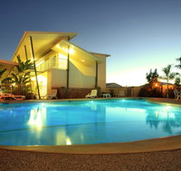 Mayfair Motel - Schoolies Week Accommodation
