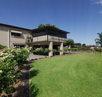 Mayfair Motel - Schoolies Week Accommodation