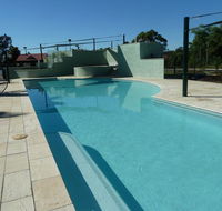 McNevins Logan Park Motel - Schoolies Week Accommodation