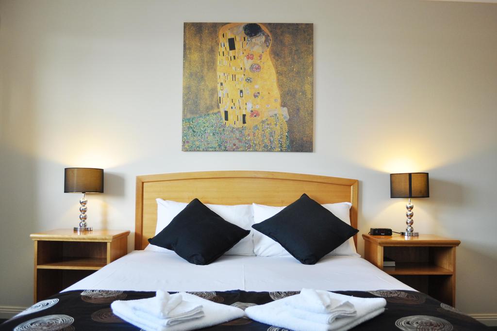 Loganlea QLD Schoolies Week Accommodation